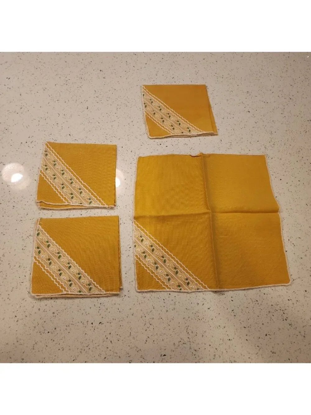 Vintage Linen Cocktail Napkins Set Of 4 EMBROIDERED Lace Yellow 10x10